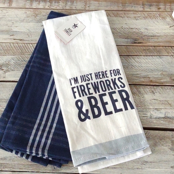 2 Cotton Dish Towels 4th of July Beer & Fireworks nwt - Picture 1 of 4